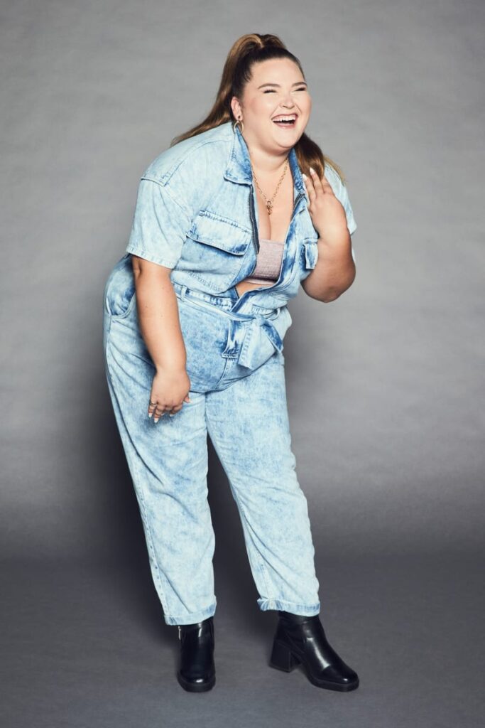 Lily Mae Harrington as Felicia-Single Drunk Female