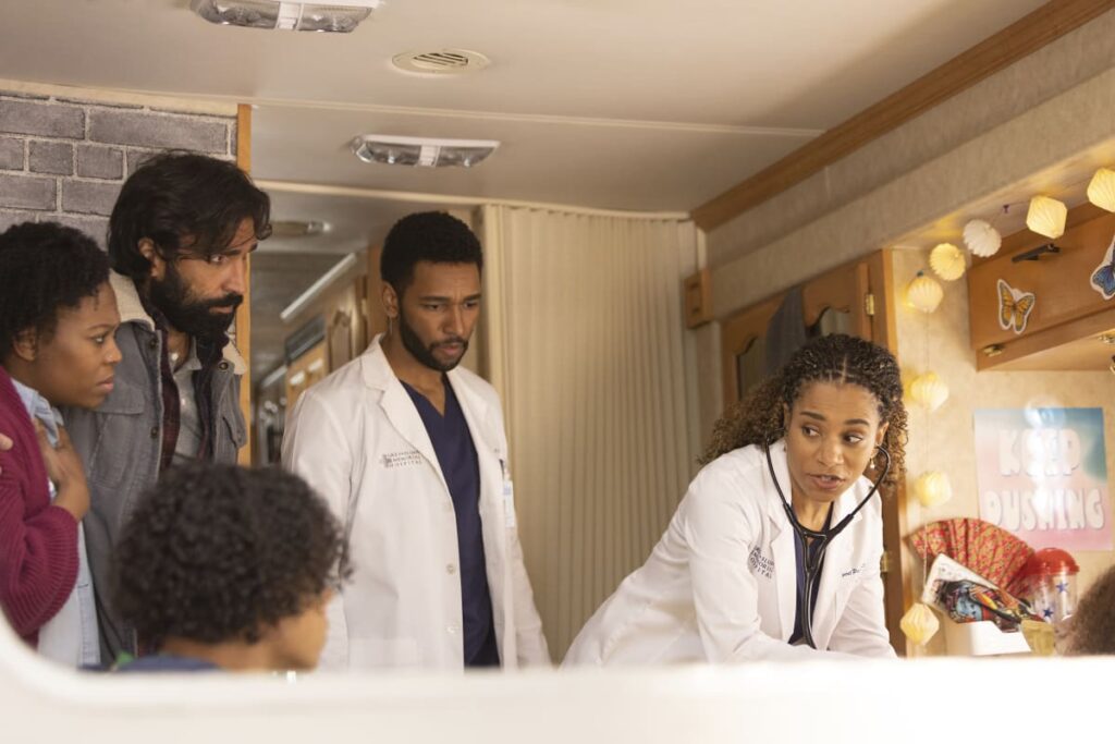 Checking Fernada's Heart - Grey's Anatomy Season 18 Episode 14