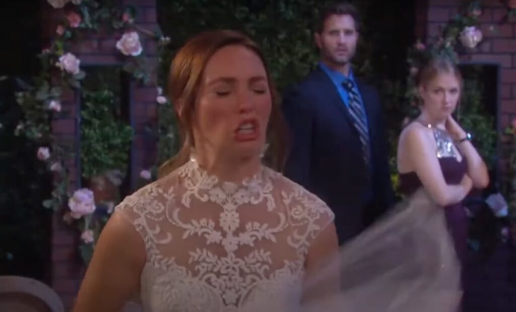 Gwen's World Comes Crashing Down - Days of Our Lives