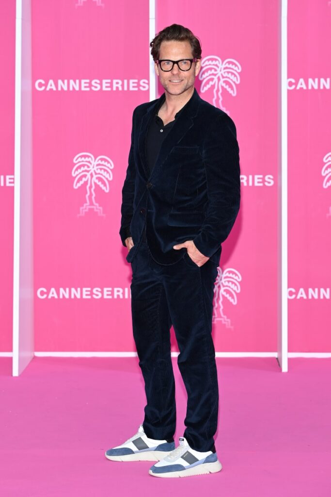 Jamie Bamber Full Pink