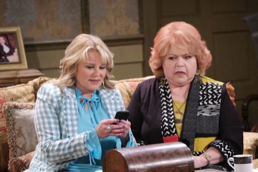 Nancy Joins a Dating App - Days of Our Lives