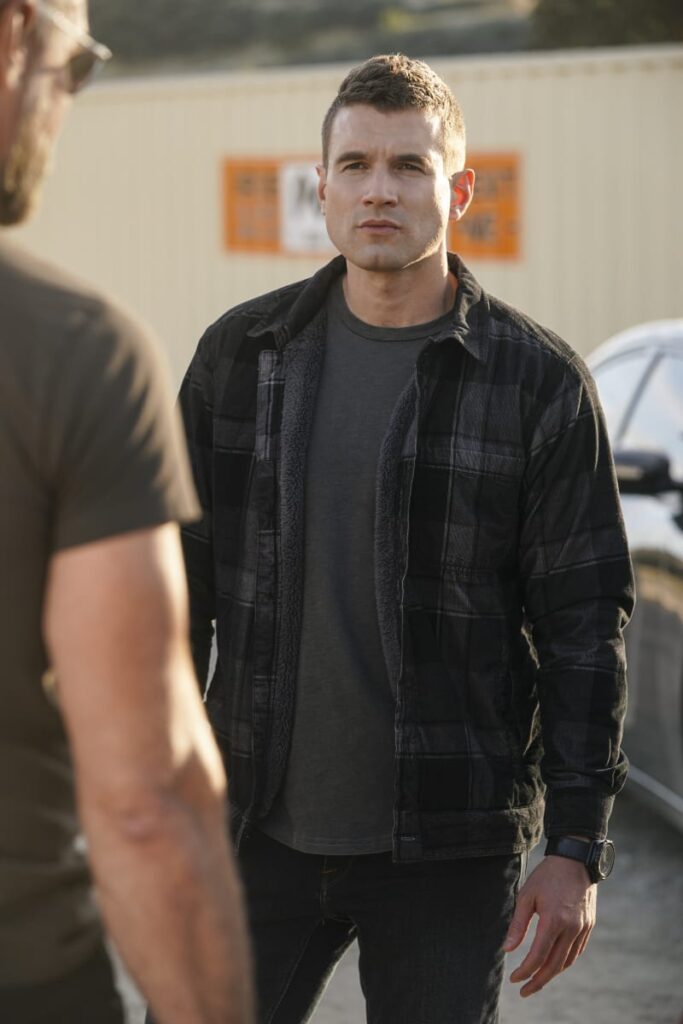 Street Standing - Tall - S.W.A.T. Season 5 Episode 16