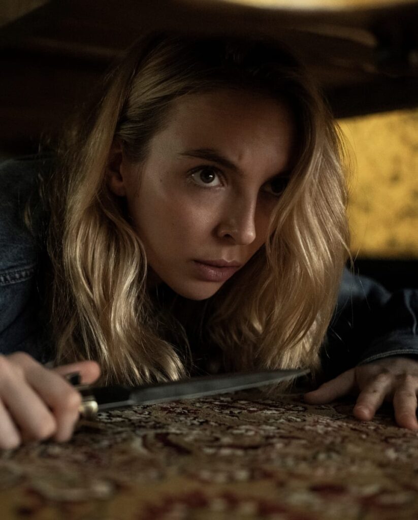 Villanelle Poised For The Kill - Killing Eve Season 4 Episode 6