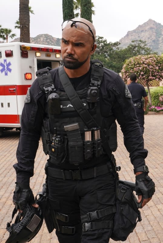 Another Step - Tall - S.W.A.T. Season 5 Episode 20