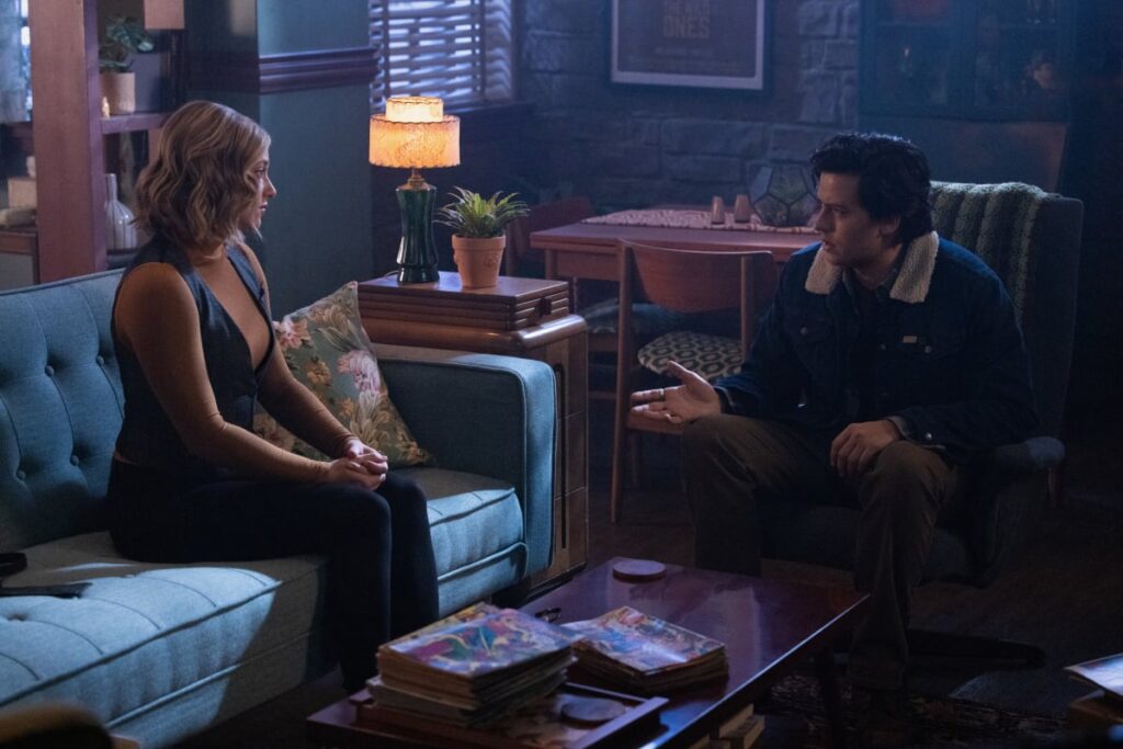 Helping Betty - Riverdale