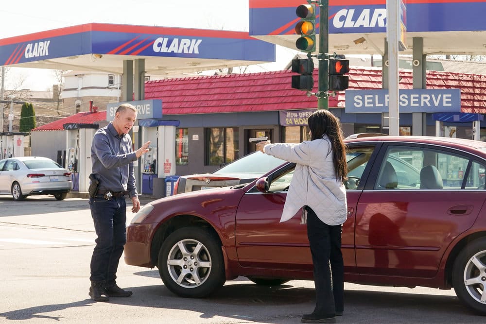 Pushed Over the Edge  - Chicago PD Season 9 Episode 22