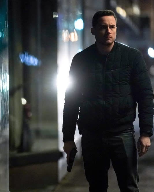 Stakeout Time -tall - Chicago PD Season 9 Episode 21