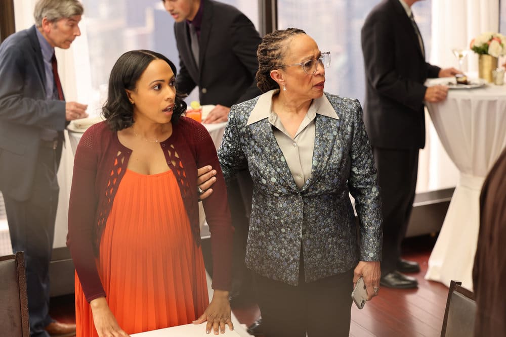 Tara Goes Into Labor - Chicago Med Season 7 Episode 22