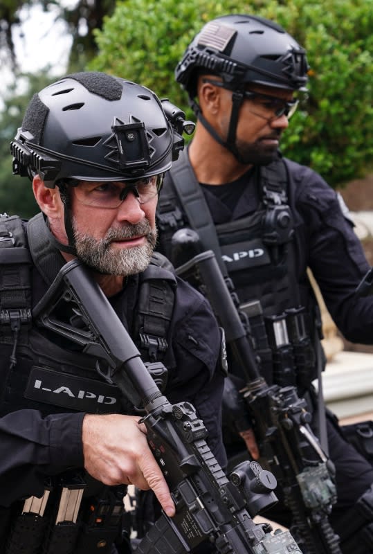 Target Locked - Tall - S.W.A.T. Season 5 Episode 20