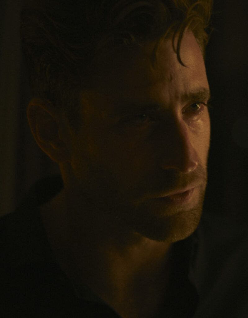 Desperate James - Surface Season 1 Episode 3