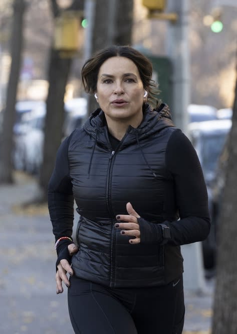Out for a Jog - Law & Order: SVU Season 25 Episode 2