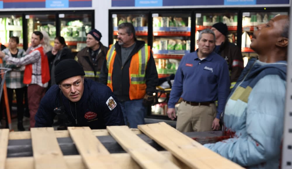 Trapped in the Grocery Store - Chicago Fire