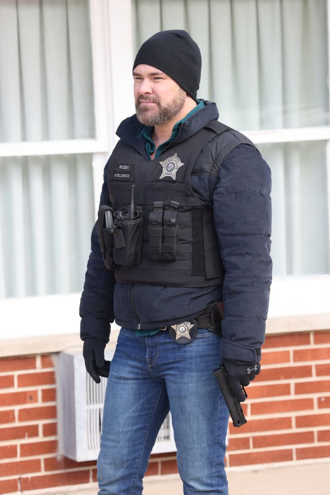 Ruz Stands Back - Chicago PD Season 11 Episode 7