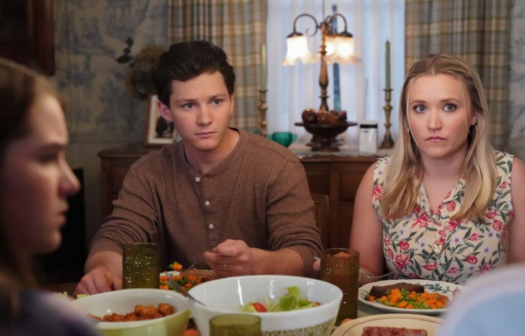 Discussing the Move - Young Sheldon