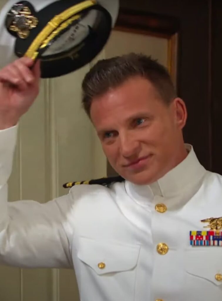Harris Goes After Clyde - Days of Our Lives