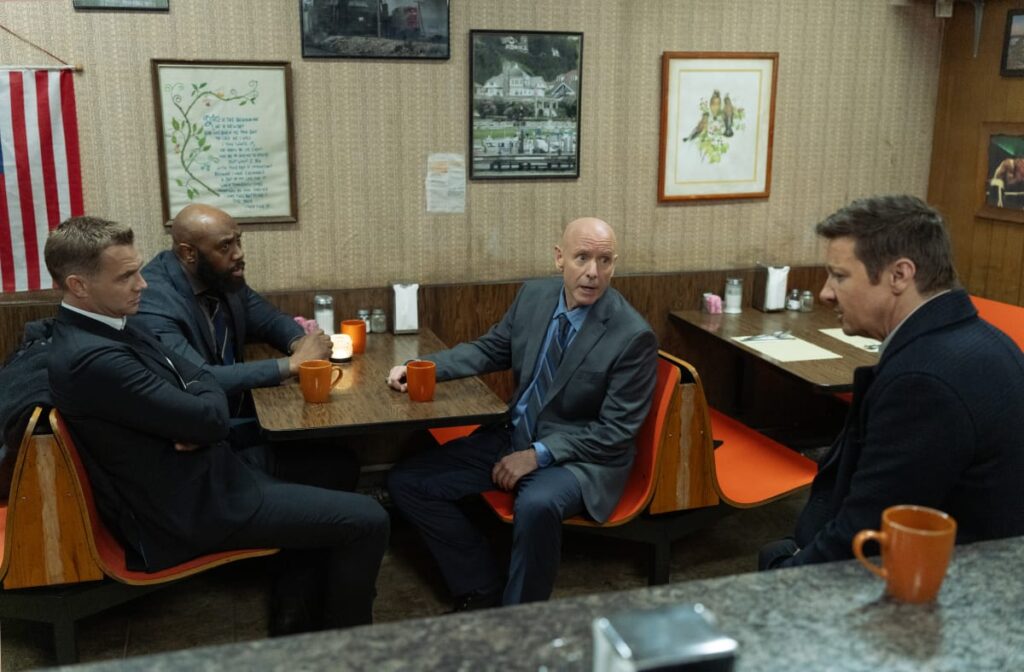 Brothers meeting up - Mayor of Kingstown S03E01 - Soldier's Heart