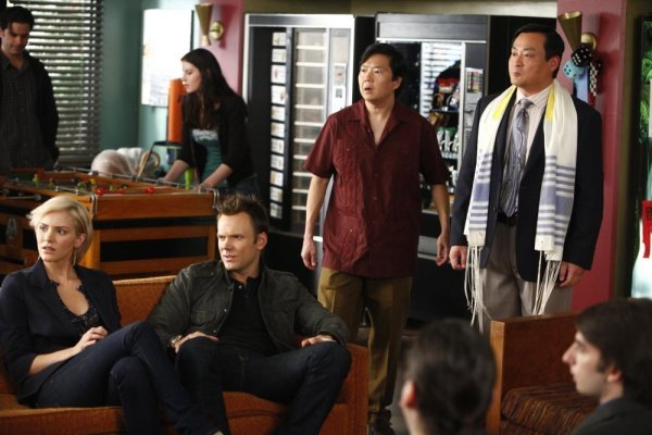 Katherine McPhee on Community