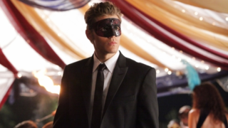 Masked Vampire