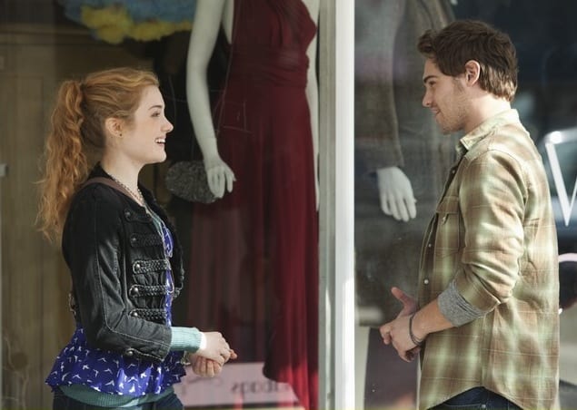 Nine Lives of Chloe King Premiere Pic