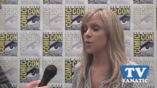 Kaitlin Olson at Comic Con: Get Drunk for New Season!