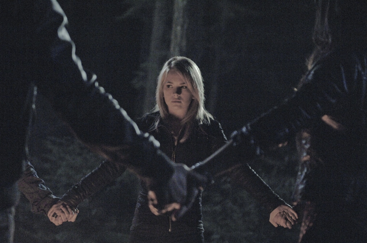 Watch The Secret Circle - Season 1 • Episode 3 - Loner Full Episode Free  Online - Plex, image size:1519x1008