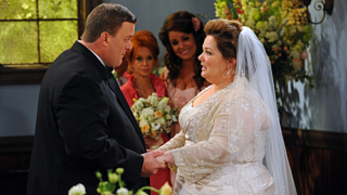 Mike & Molly's Wedding