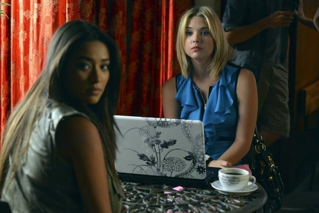 Hanna and Emily Investigate