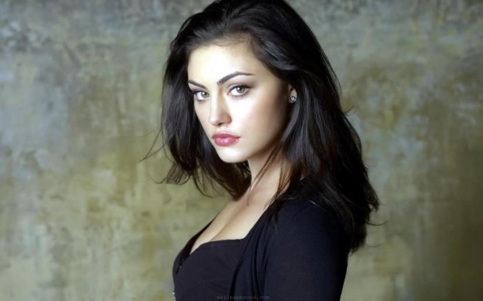 Phoebe Tonkin Promotional Pic