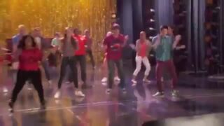 Glee Sneak Peeks: Double Returns, Cartwheels