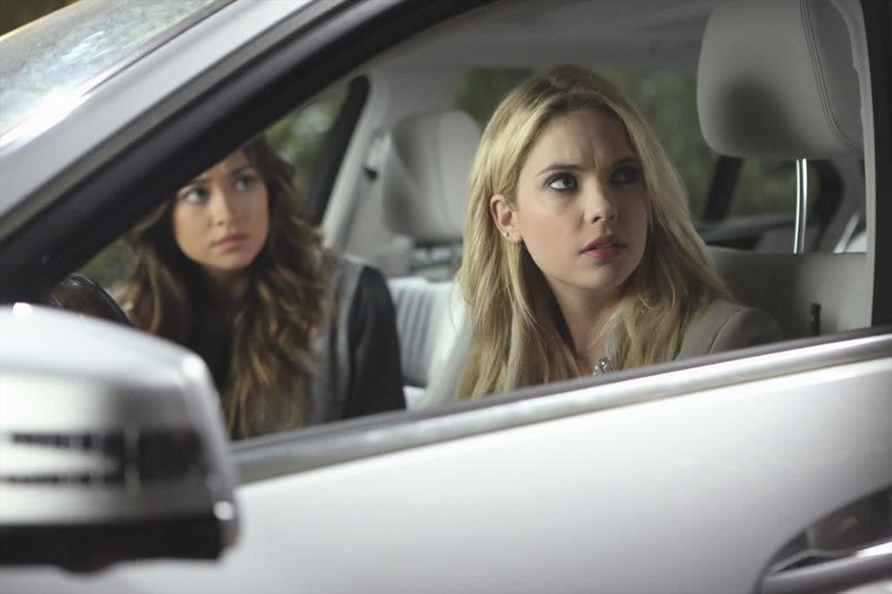 Hanna and Emily Pull Up