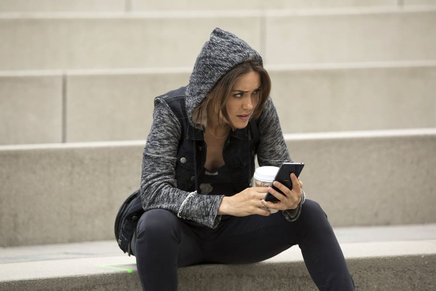 Liz on the Steps - The Blacklist Season 2 Episode 1