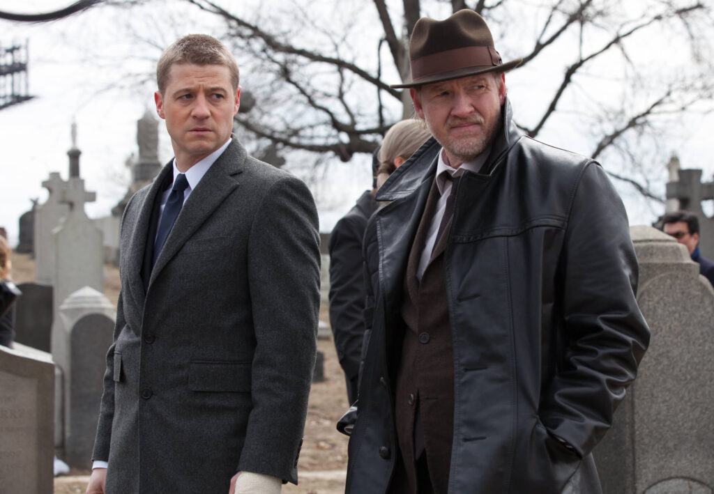 Ben McKenzie & Donal Logue in Gotham Season 1 Episode 1