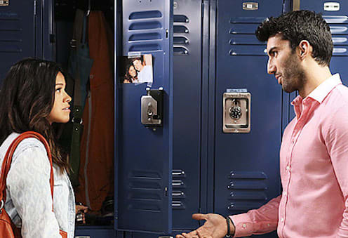 Chatting in School - Jane the Virgin Season 1 Episode 2
