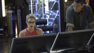 On the Job - Arrow Season 3 Episode 2