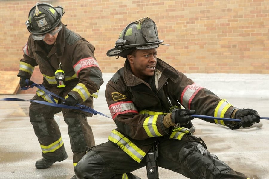 Pull Newhouse, Pull! - Chicago Fire Season 3 Episode 8