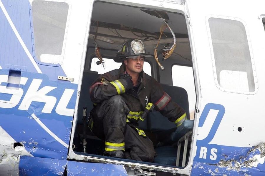 Severide in a helicopter - Chicago Fire Season 3 Episode 8