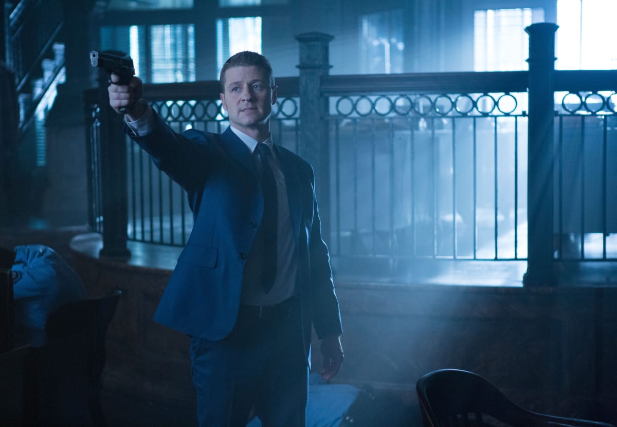 Intruder Alert - Gotham Season 1 Episode 11