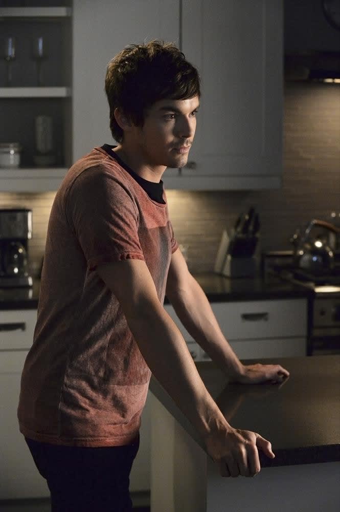 Deep in Thought - Pretty Little Liars Season 5 Episode 16