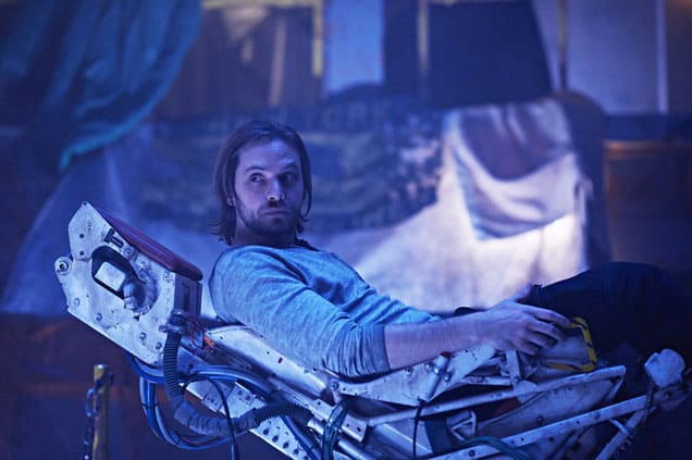 Cole Returns to Alt-2043 - 12 Monkeys Season 1 Episode 6