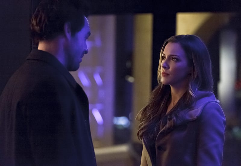 Peeking on The Lances - Arrow Season 3 Episode 14