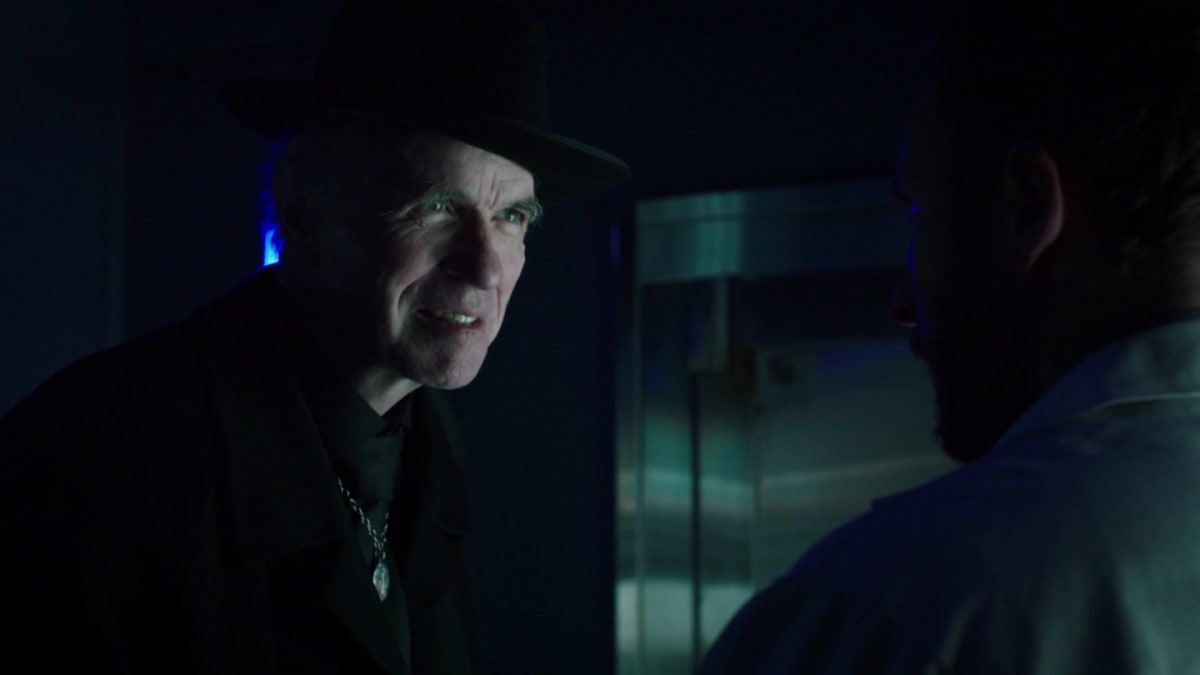 Snake Eating the Tail - 12 Monkeys Season 1 Episode 5