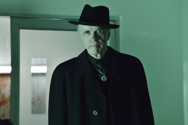 The Pallid Man Arrives - 12 Monkeys Season 1 Episode 5