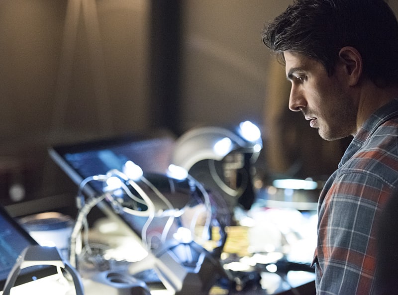 Working on the Suit - Arrow Season 3 Episode 15