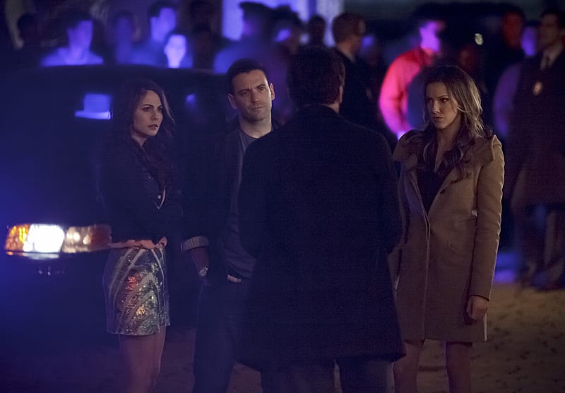 You Kids Get Outta Here - Arrow Season 3 Episode 14