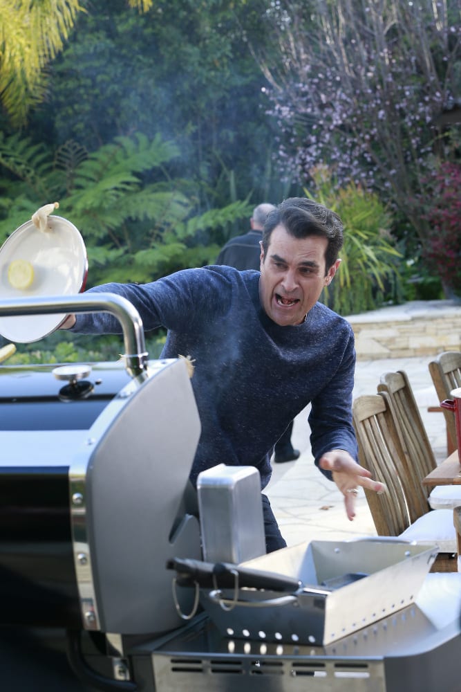 Grill Problems? - Modern Family Season 6 Episode 19