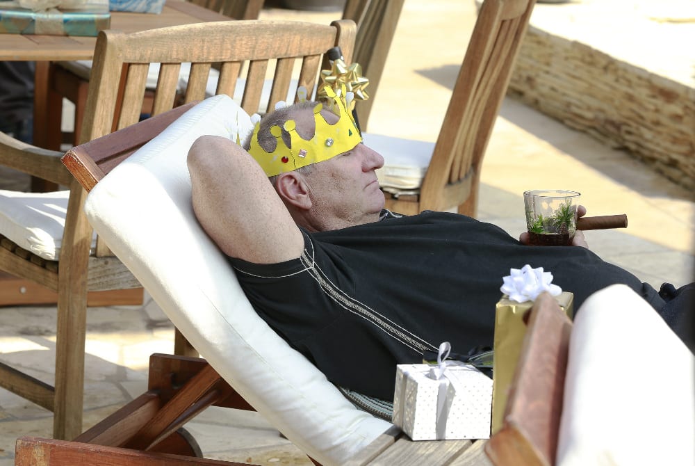 Jay Takes a Nap - Modern Family Season 6 Episode 19