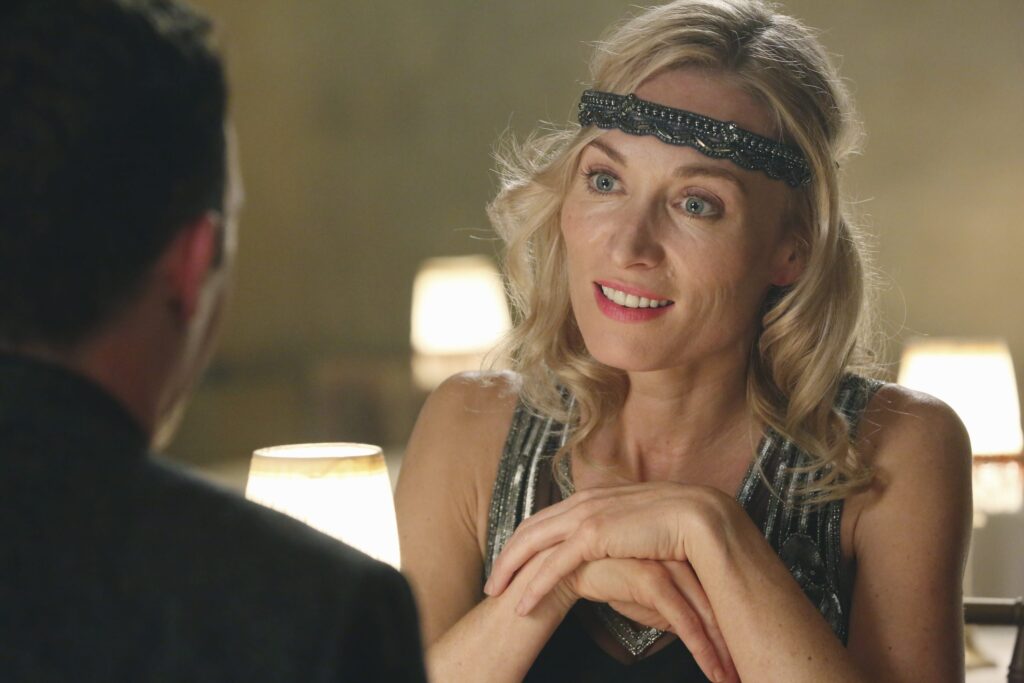 Cruella has a past with the Author - Once Upon a Time