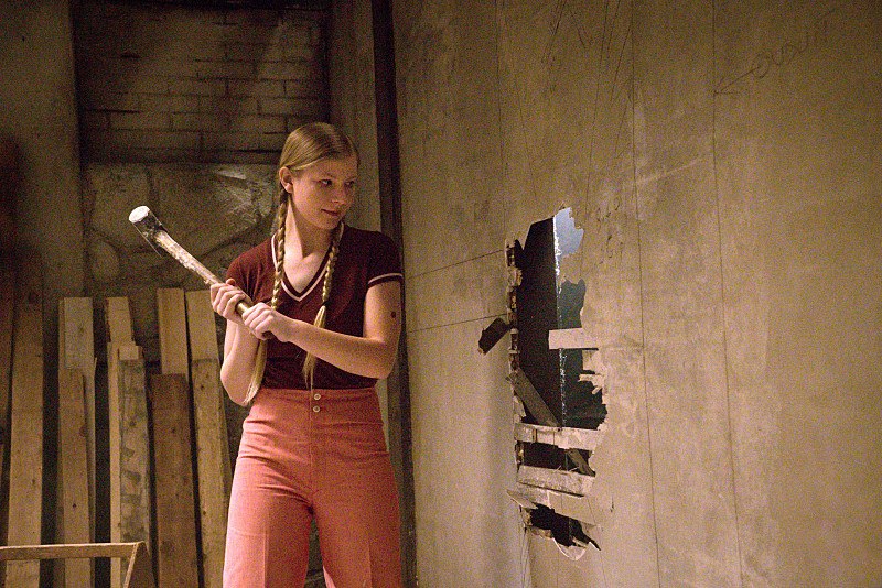 Hole in the Wall - Supernatural Season 10 Episode 19