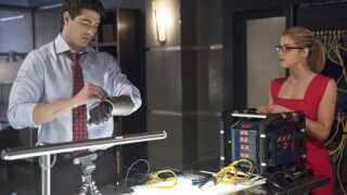 Prepping ATOM - Arrow Season 3 Episode 10