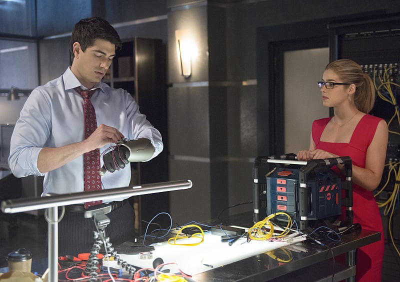 Prepping ATOM - Arrow Season 3 Episode 10